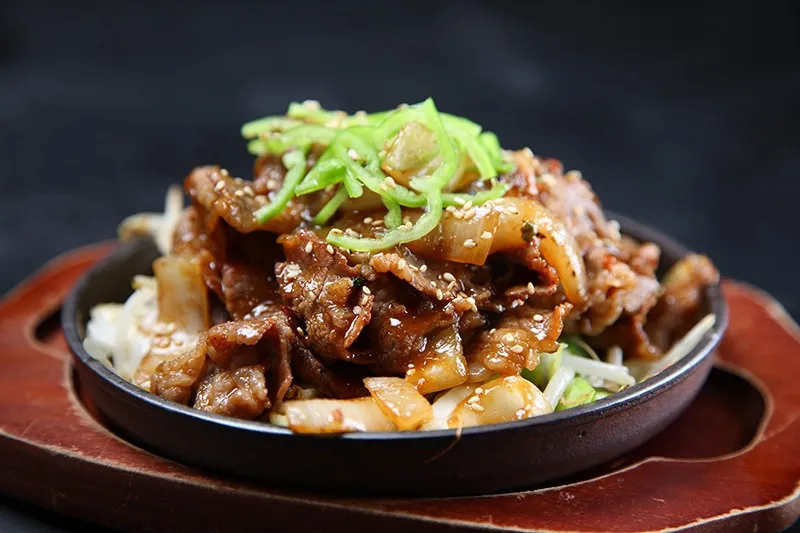 一人飲みから貸切宴会まで幅広く歓迎